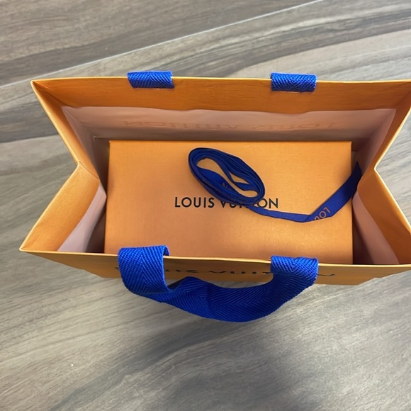 Authentic Louis Vuitton Sunglasses Box, Small Shopping Bag & Ribbon - Picture 8 of 8